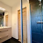 Bright With Balcony And Stunning Views Apartment *