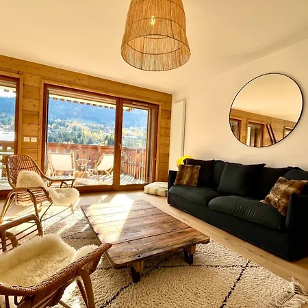 Bright With Balcony And Stunning Views شقة موجوف