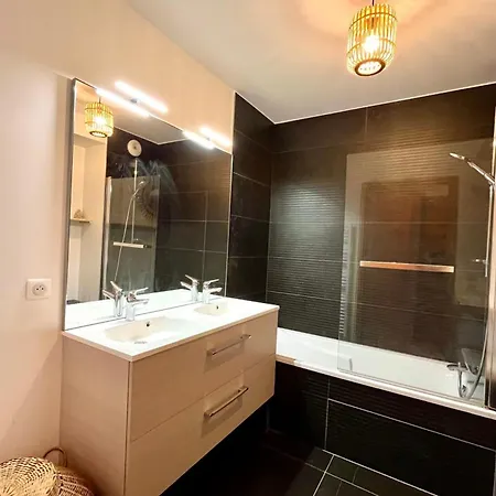 Bright With Balcony And Stunning Views Lejlighed Megève