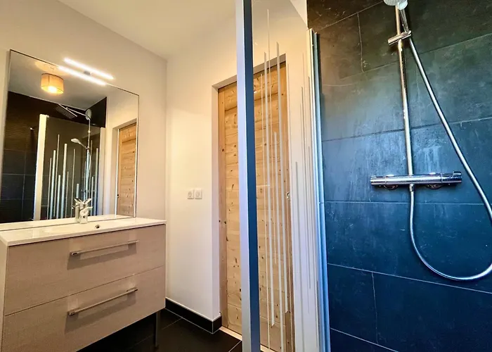 Bright With Balcony And Stunning Views Lejlighed *